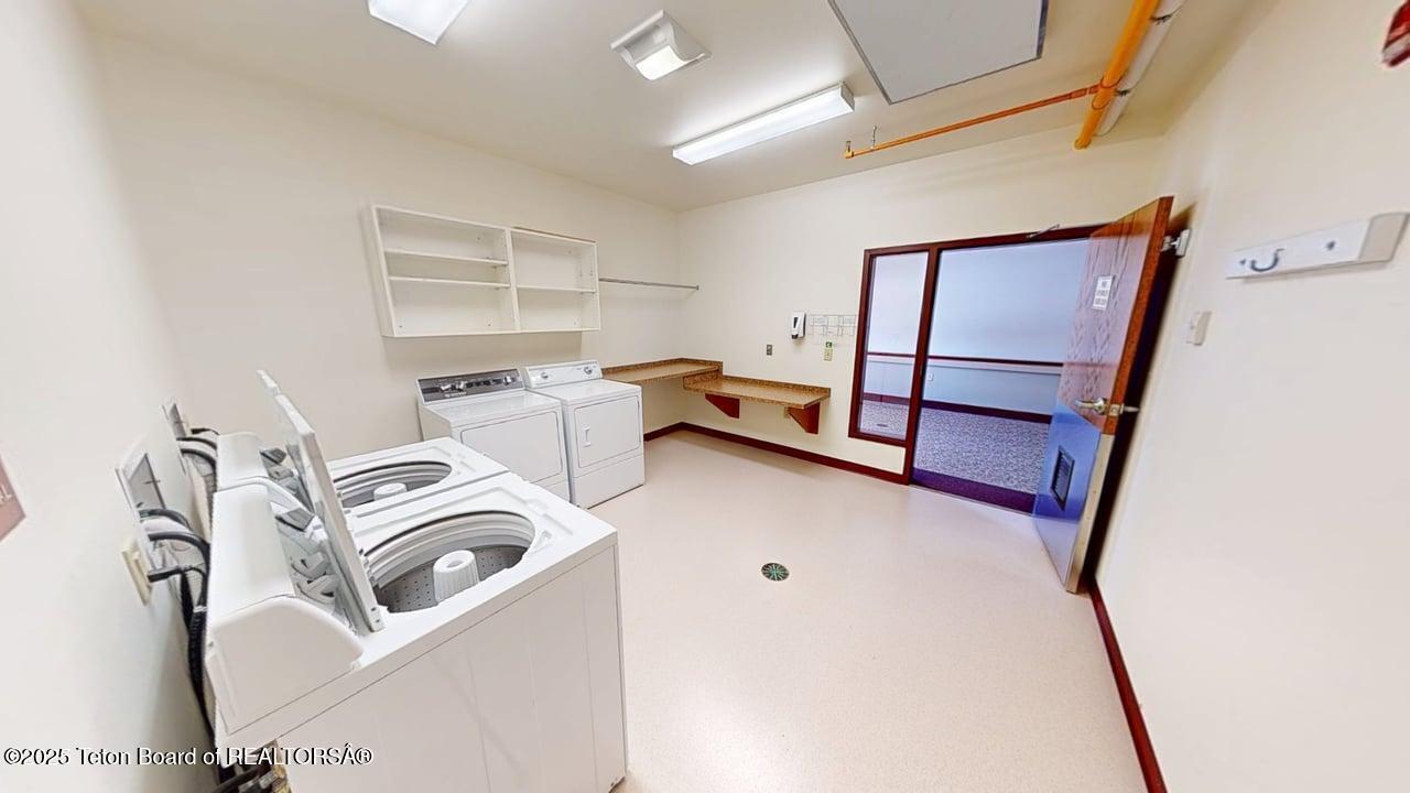 Dubois, Wyoming 82513, United States, ,Commercial,Active,122758