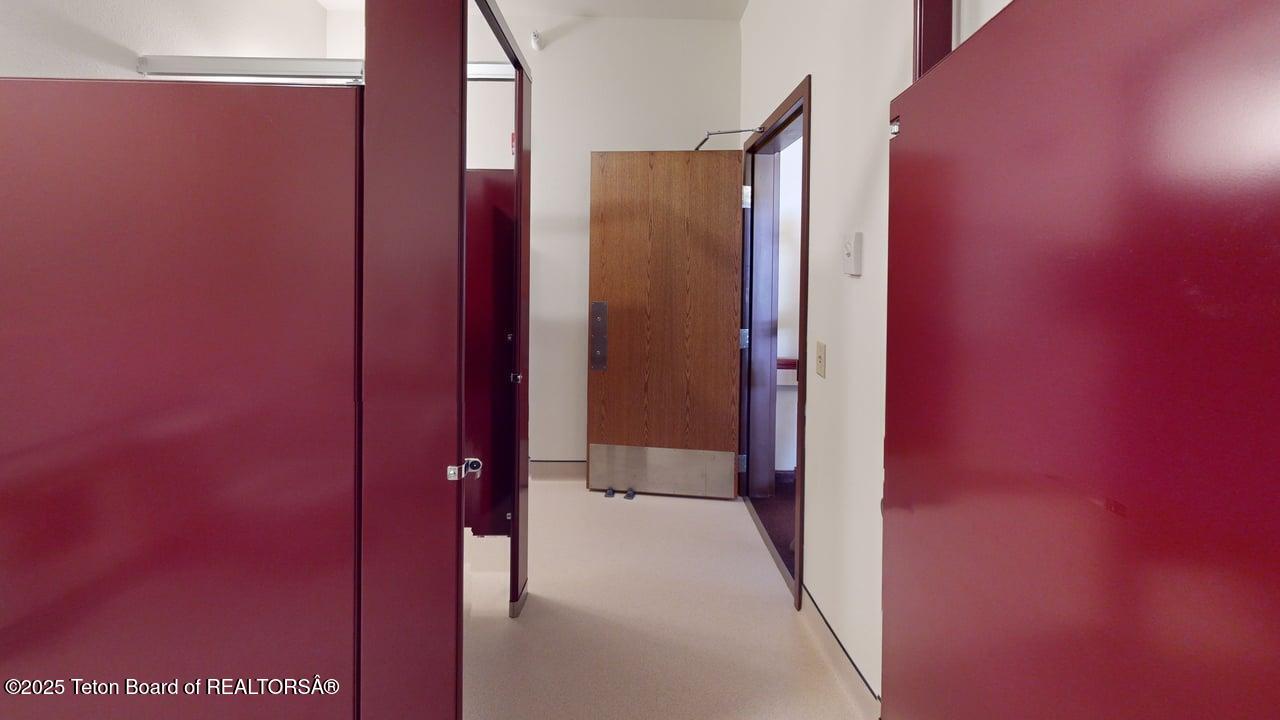 Dubois, Wyoming 82513, United States, ,Commercial,Active,122758