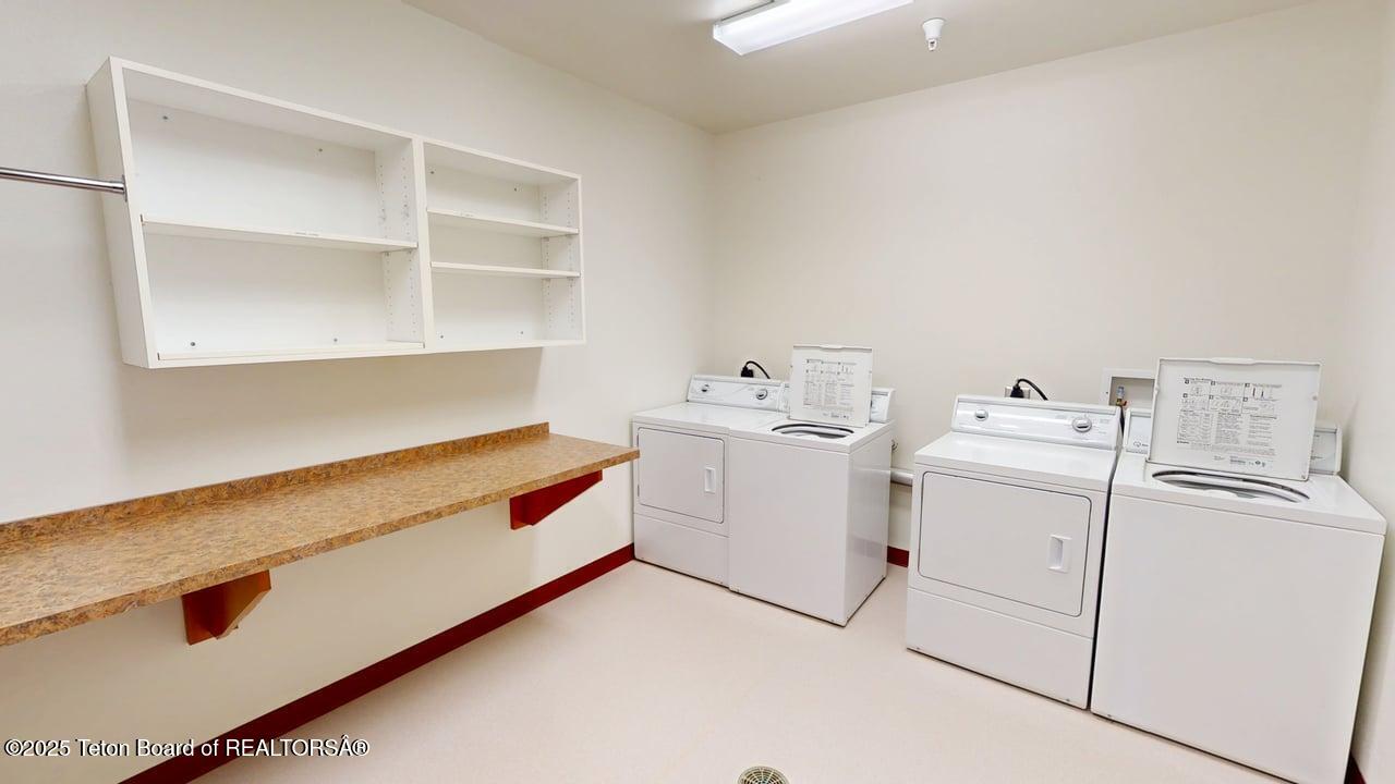 Dubois, Wyoming 82513, United States, ,Commercial,Active,122758