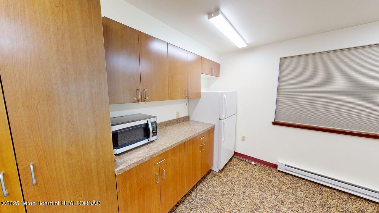 Dubois, Wyoming 82513, United States, ,Commercial,Active,122758