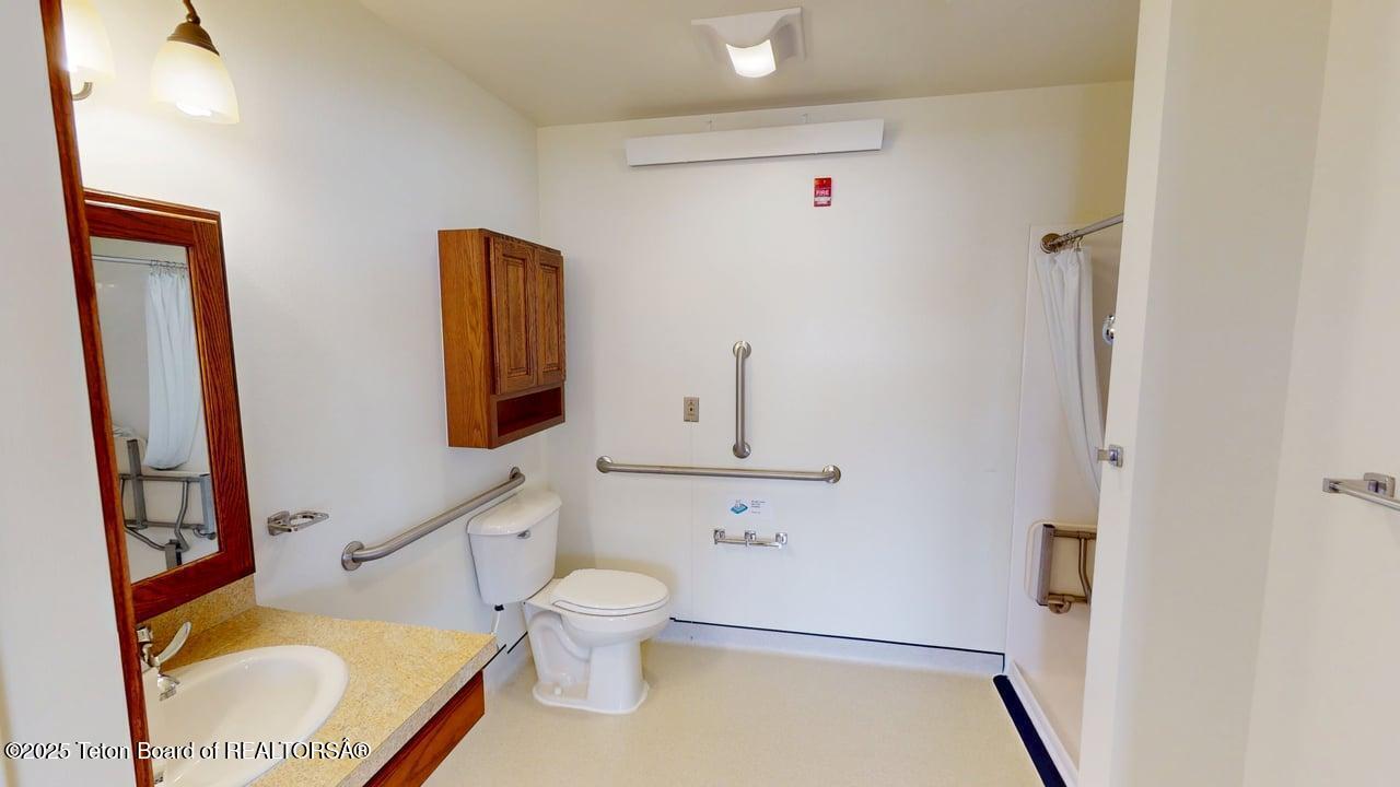 Dubois, Wyoming 82513, United States, ,Commercial,Active,122758