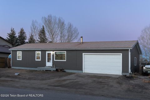 Photo of 456 S Lincoln Avenue, Pinedale, WY 82941 (MLS # 26-425)