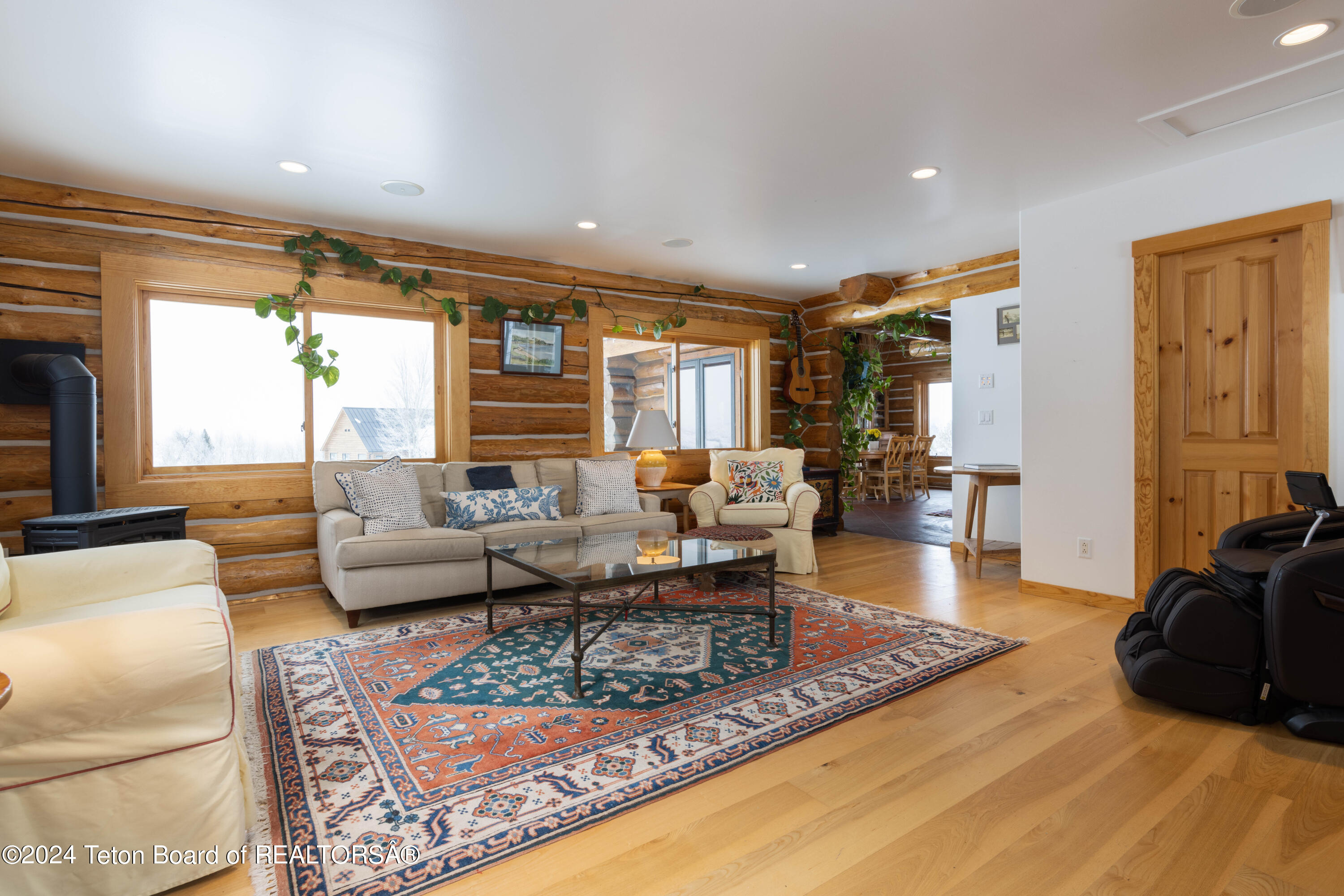 Wilson, Wyoming 83014, United States, 5 Bedrooms Bedrooms, ,4 BathroomsBathrooms,Residential,Active,57486