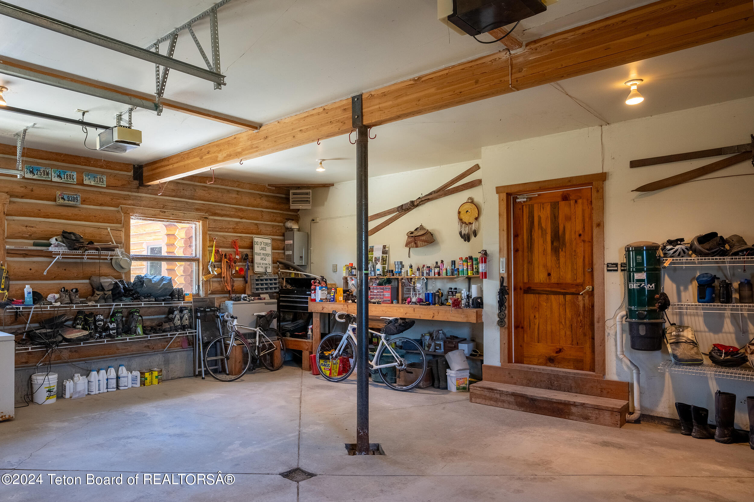 Alta, Wyoming 83414, United States, 5 Bedrooms Bedrooms, ,3 BathroomsBathrooms,Residential,Active,57456