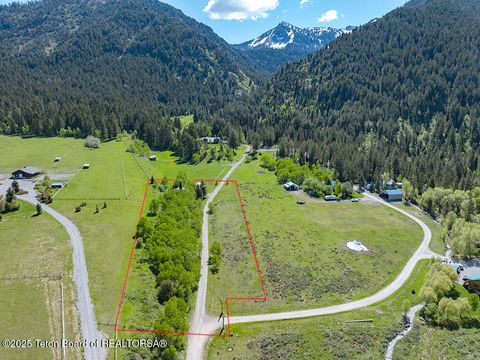 Photo of 2883 Stewart Road, Etna, WY 83118 (MLS # 26-545)