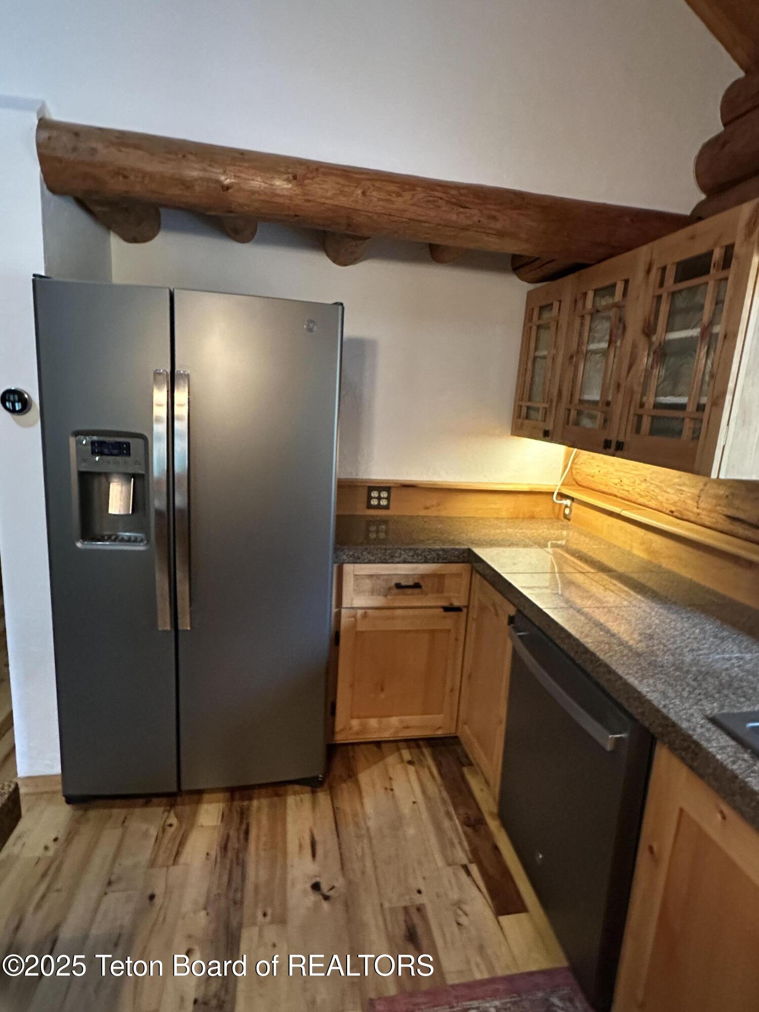 Wilson, Wyoming 83014, United States, 3 Bedrooms Bedrooms, ,2 BathroomsBathrooms,Residential,Active,226611