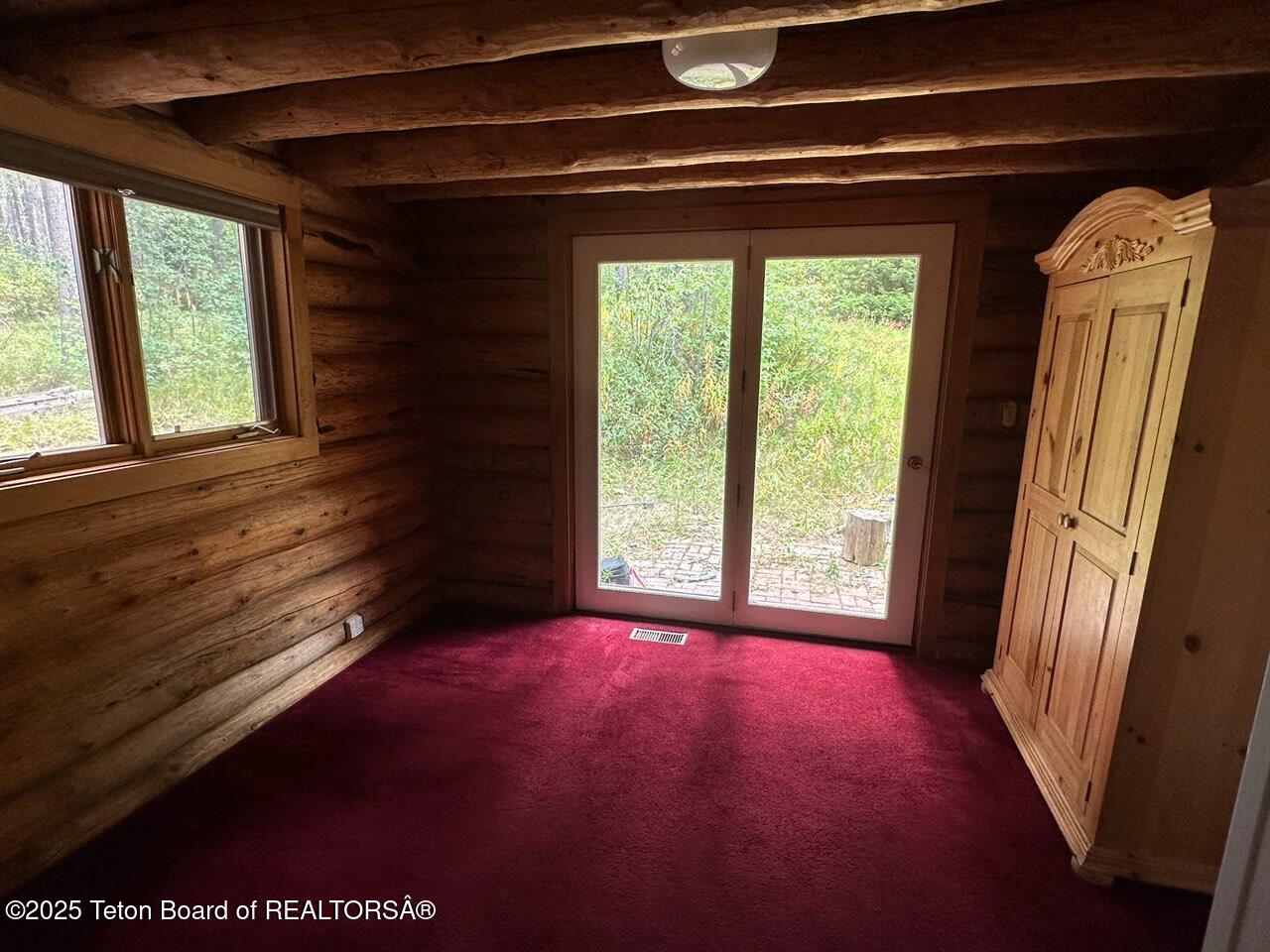 Wilson, Wyoming 83014, United States, 3 Bedrooms Bedrooms, ,2 BathroomsBathrooms,Residential,Active,226611