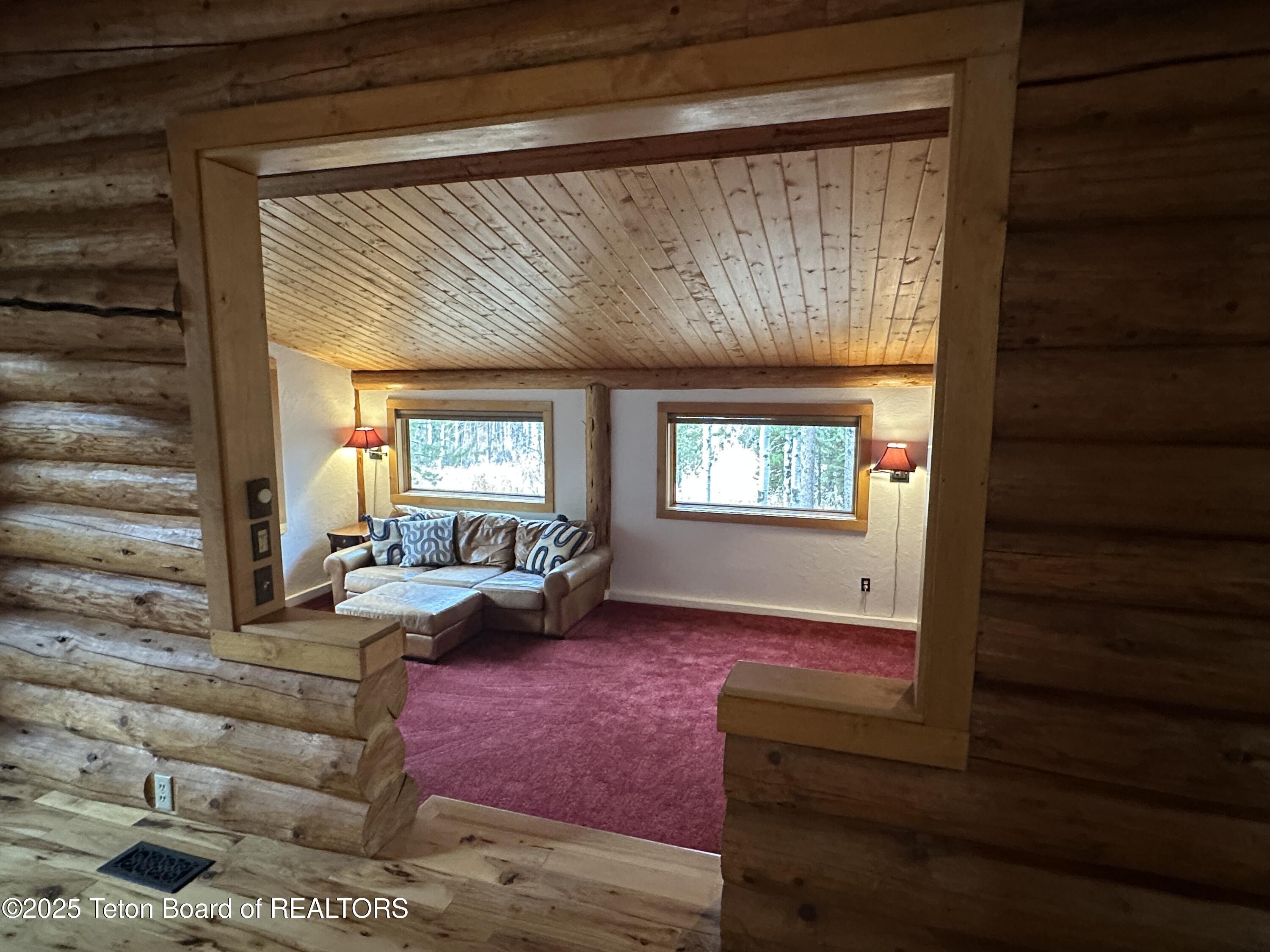 Wilson, Wyoming 83014, United States, 3 Bedrooms Bedrooms, ,2 BathroomsBathrooms,Residential,Active,226611