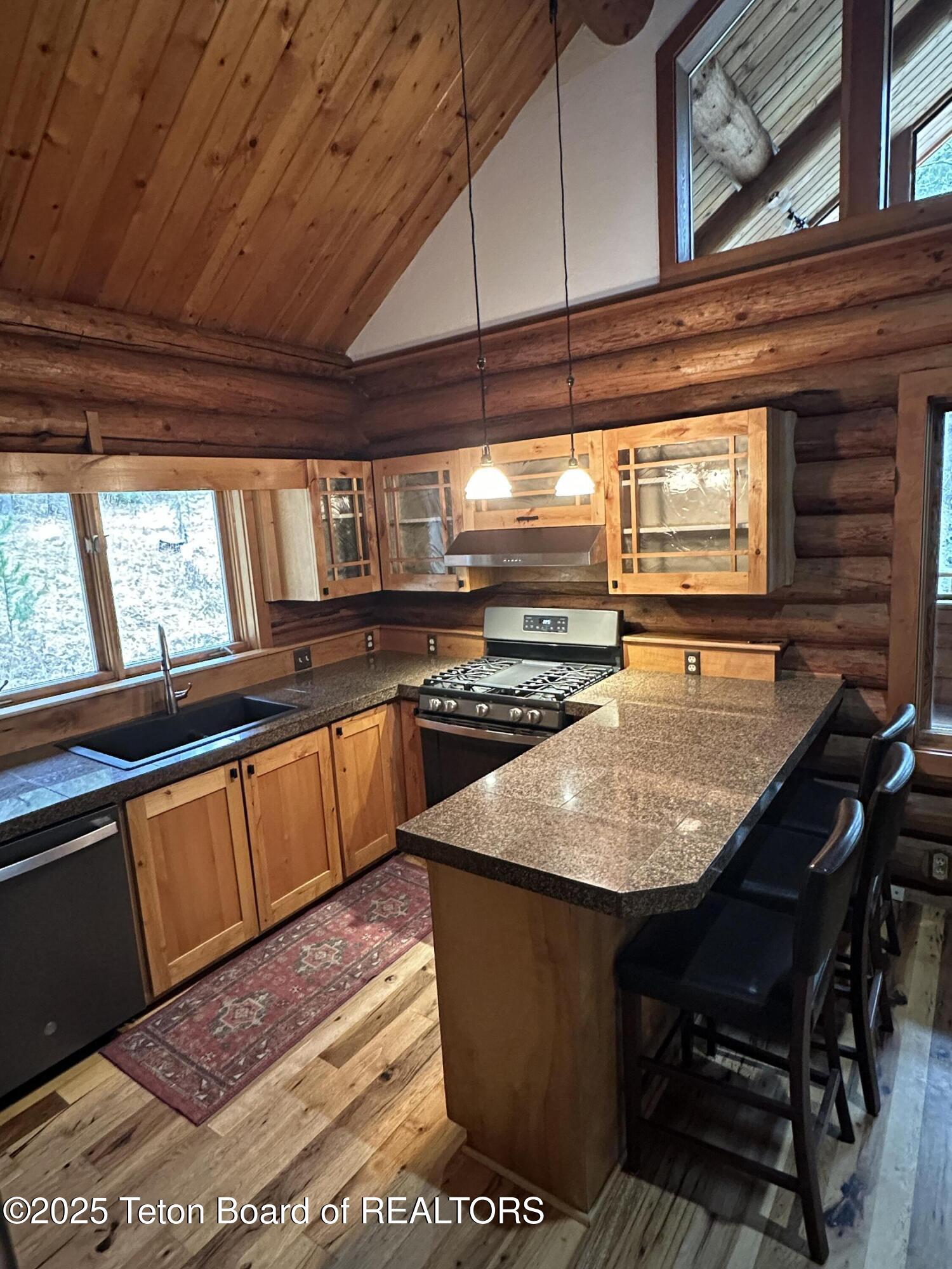 Wilson, Wyoming 83014, United States, 3 Bedrooms Bedrooms, ,2 BathroomsBathrooms,Residential,Active,226611