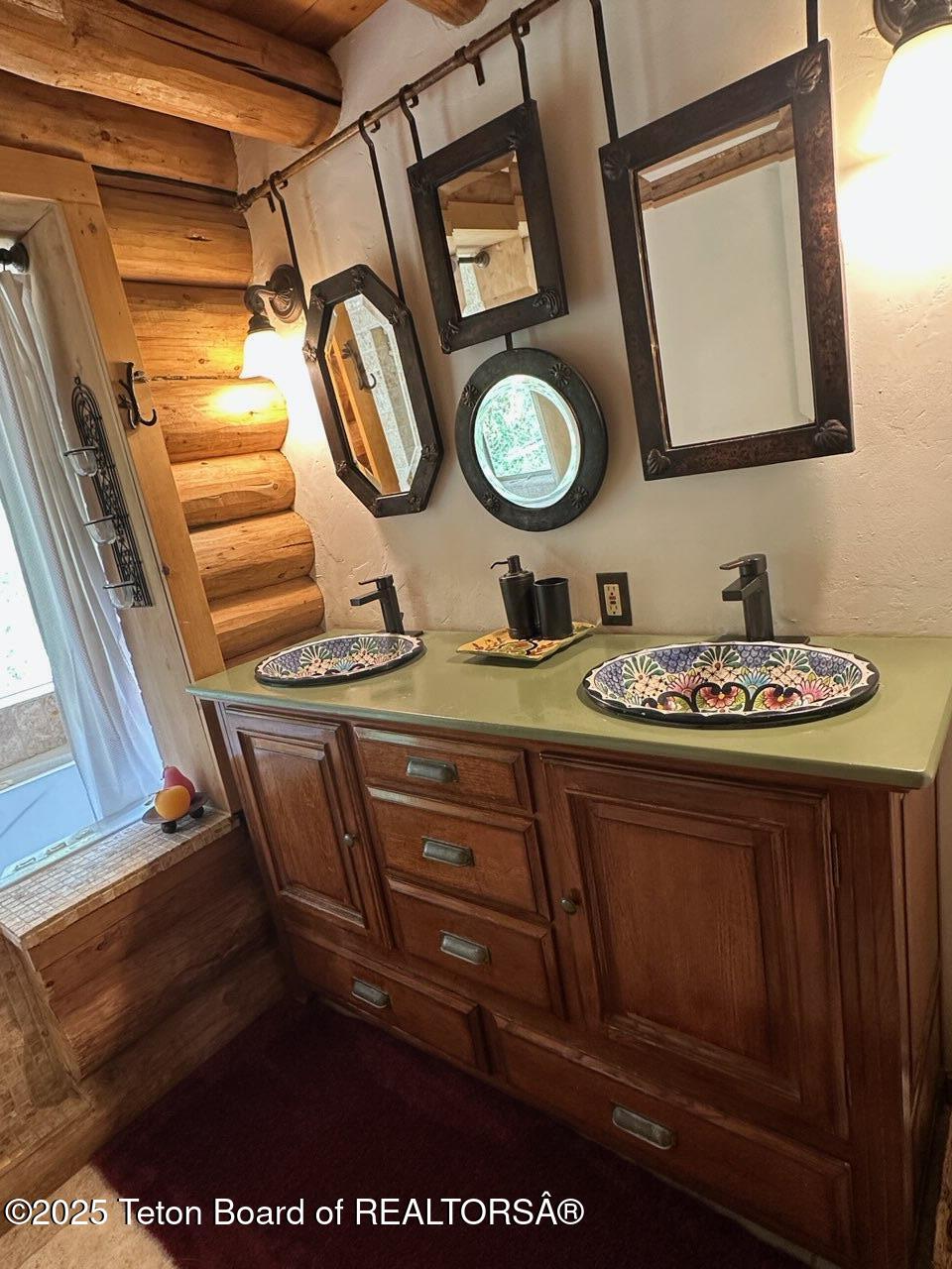 Wilson, Wyoming 83014, United States, 3 Bedrooms Bedrooms, ,2 BathroomsBathrooms,Residential,Active,226611