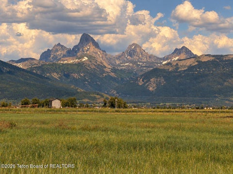 Photo of 4 TAILS DOWN RD, Tetonia, ID 83452 (MLS # 26-2624)
