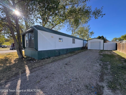 1006 BEECH AVE, KEMMERER, WY 83101 - Image ea91fdcf89b61eef4519f8183a94f088/396906188