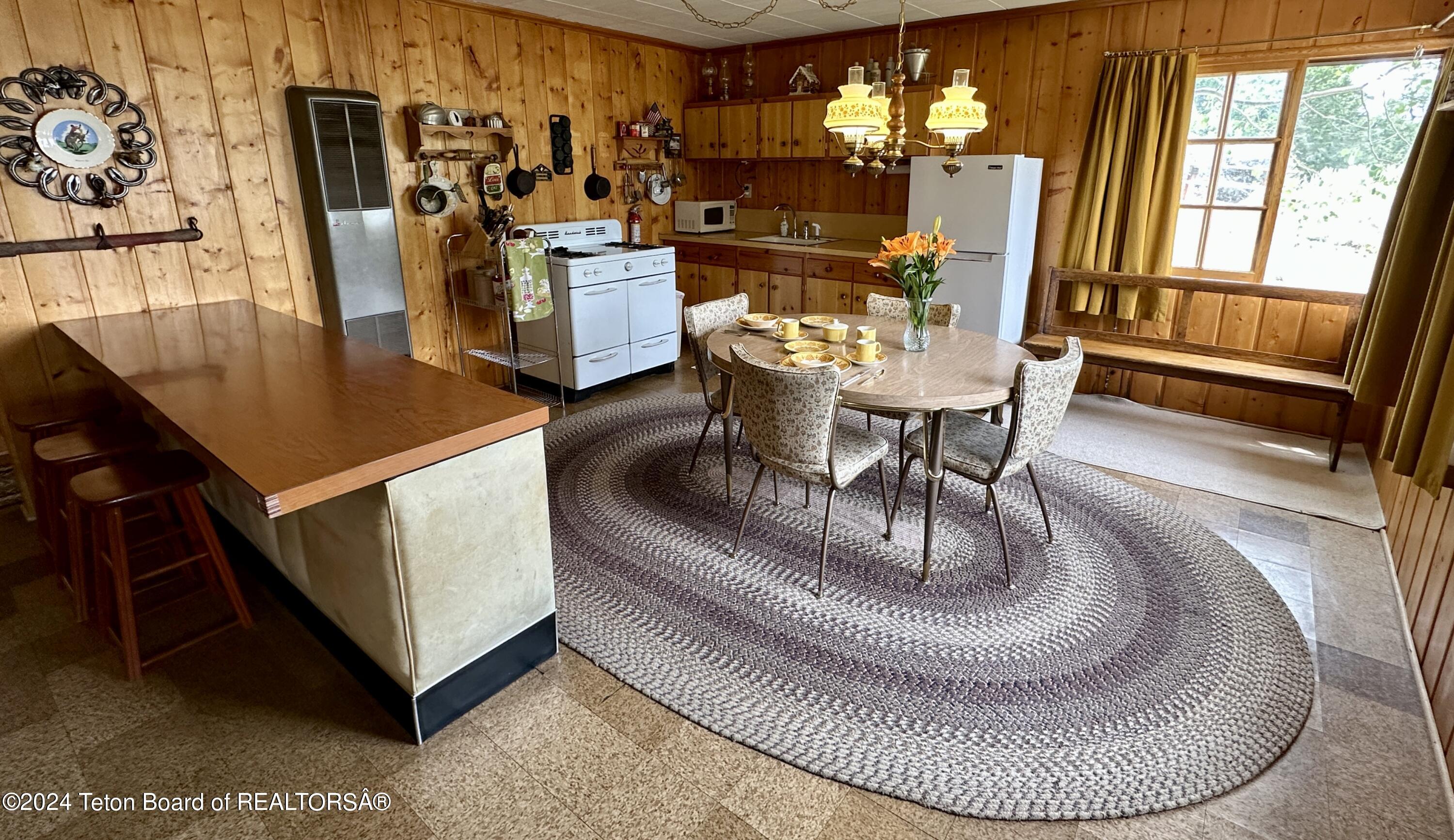 Pinedale, Wyoming 82941, United States, 2 Bedrooms Bedrooms, ,1 BathroomBathrooms,Residential,Pending,50359