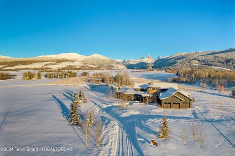 200 Table Rock Road East Rd, Alta, WY 83414 - MLS#: 23-2320