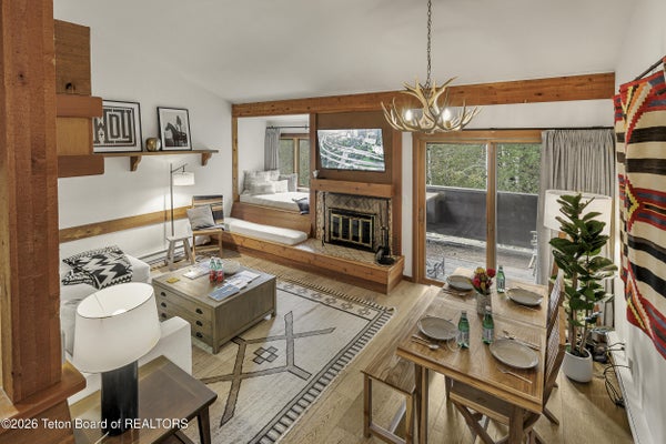 3900 S LAKE CREEK DR UNIT 1222, WILSON, WY 83014 - Image ef1284b3e520ae003e3fe42e9ea6c2fd/2949145894