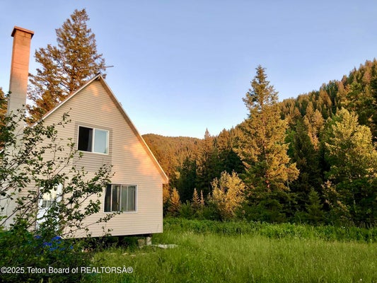 466 WILLOW CREEK CANYON RD, BEDFORD, WY 83112 - Image f239676a190344436bdfbaba952fa2f3/1296981058