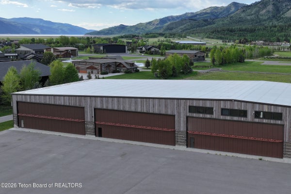 209 S REFUGE PKWY, ALPINE, WY 83128 - Image fe9c94f7e384622abc5c5b27bd40a519/1483176690