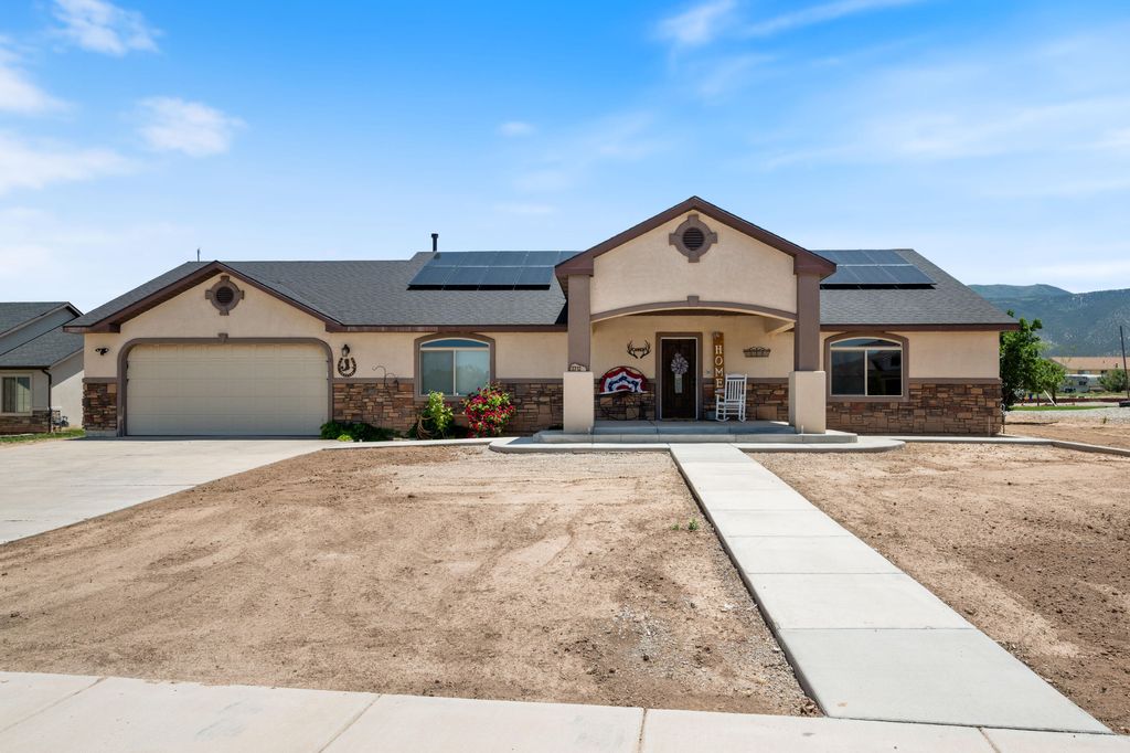Photo of 3712 N 250 E, Enoch, UT 84721 (MLS # 111838)