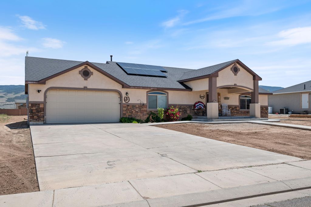 Photo of 3712 N 250 E, Enoch, UT 84721 (MLS # 111838)