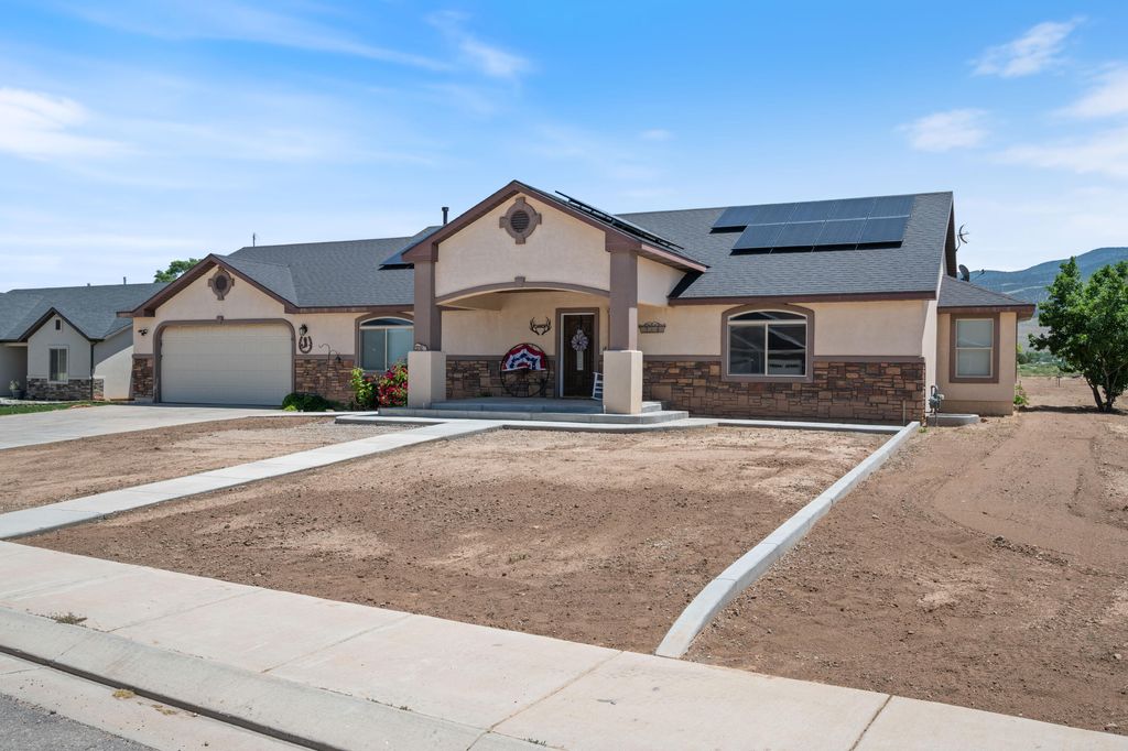 Photo of 3712 N 250 E, Enoch, UT 84721 (MLS # 111838)