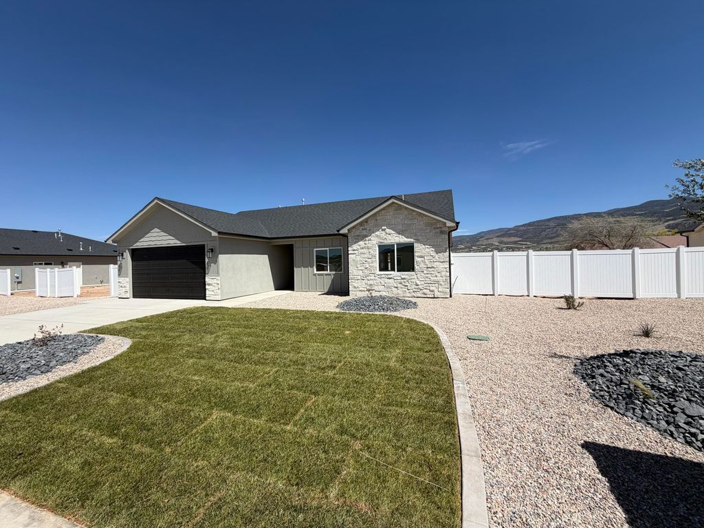 Photo of 4972 N 970 E, Enoch, UT 84721 (MLS # 115034)