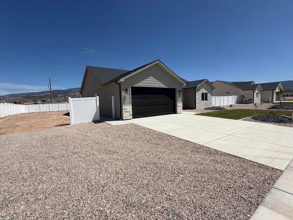 Photo of 4972 N 970 E, Enoch, UT 84721 (MLS # 115034)
