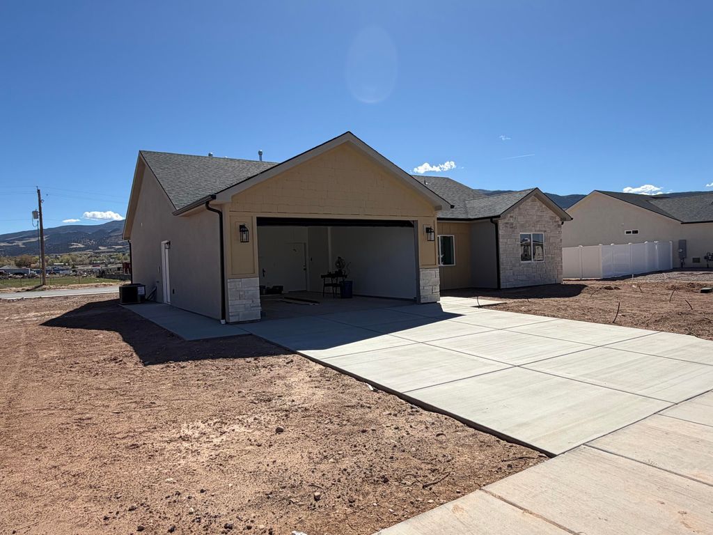 Photo of 4972 N 970 E, Enoch, UT 84721 (MLS # 115034)