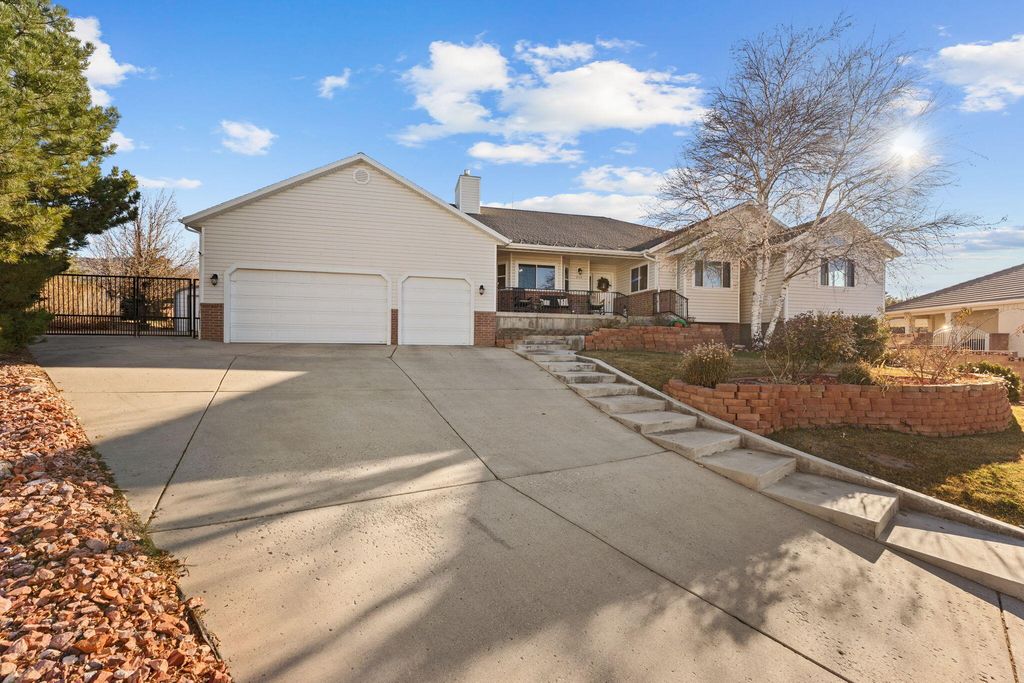 Photo of 2113 W 525 CIR S, Cedar City, UT 84720 (MLS # 114134)