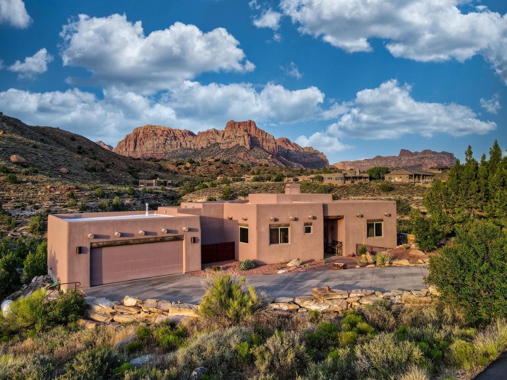 Photo of 2907 Zuni CIR, Springdale, UT 84767 (MLS # 113184)