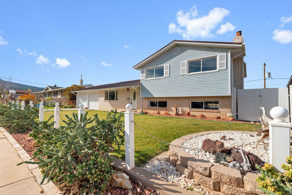 Photo of 642 S Sunset DR, Cedar City, UT 84720 (MLS # 113777)