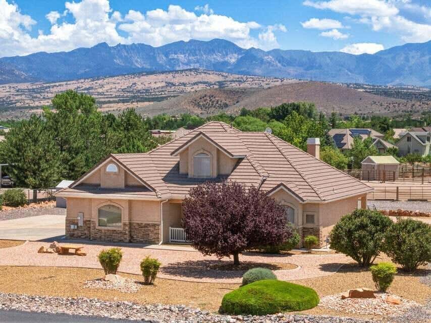 Photo of 764 E Dammeron Valley DR W, Dammeron Valley, UT 84783 (MLS # 117536)