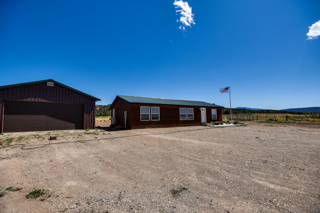 Photo of 489 E 3700 North, Beaver, UT 84713 (MLS # 113070)