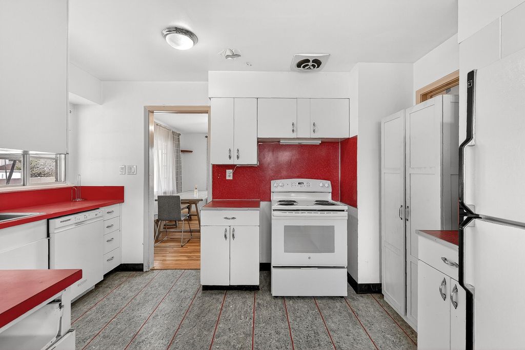 Photo of 160 E McArthur Ave, Cedar City, UT 84720 (MLS # 114319)