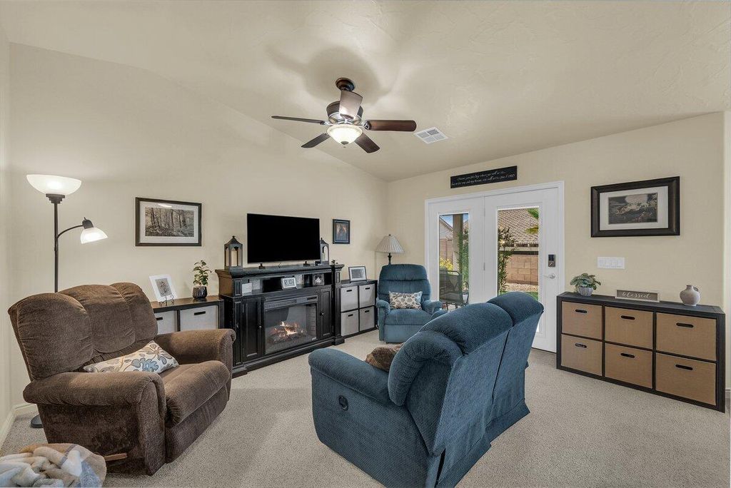 Photo of 4574 S Elrose DR, Saint George, UT 84790 (MLS # 115727)