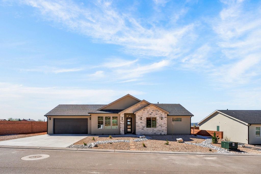 Photo of 1193 W Kokopelli Street St, Hildale, UT 84784 (MLS # 115475)