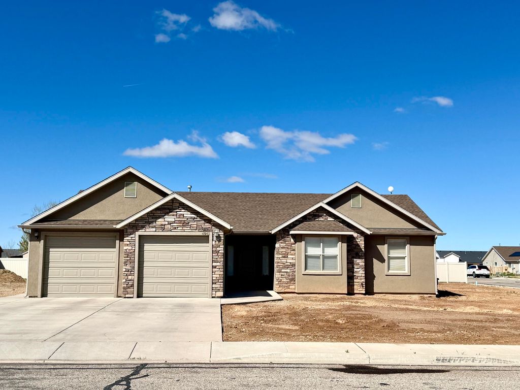 Photo of 4941 N Bald Eagle DR, Enoch, UT 84721 (MLS # 115594)
