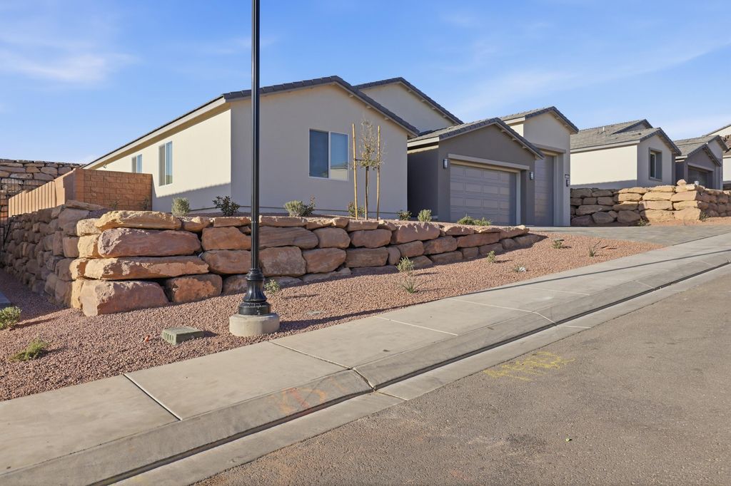 Photo of 3051 W Orco LN, Saint George, UT 84770 (MLS # 115505)