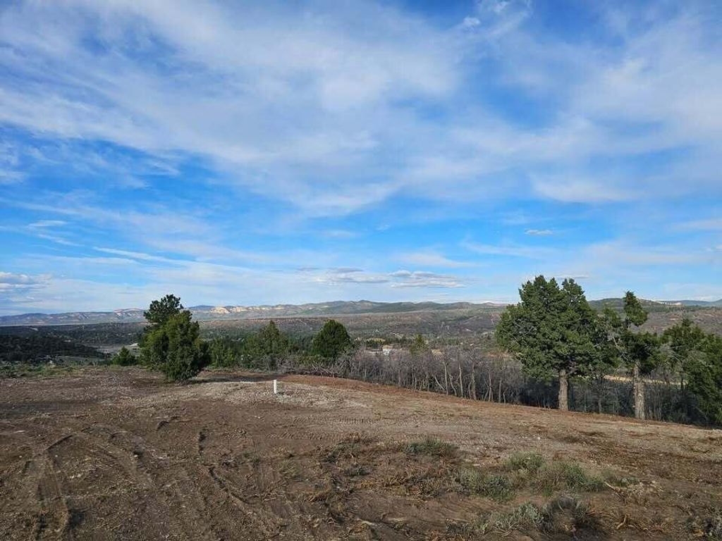 Photo of 1830 W Silverado Ridge, Alton, UT 84710 (MLS # 114393)