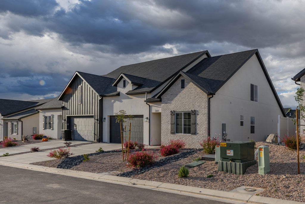 Photo of 344 W Rosie LOOP, Cedar City, UT 84721 (MLS # 118087)