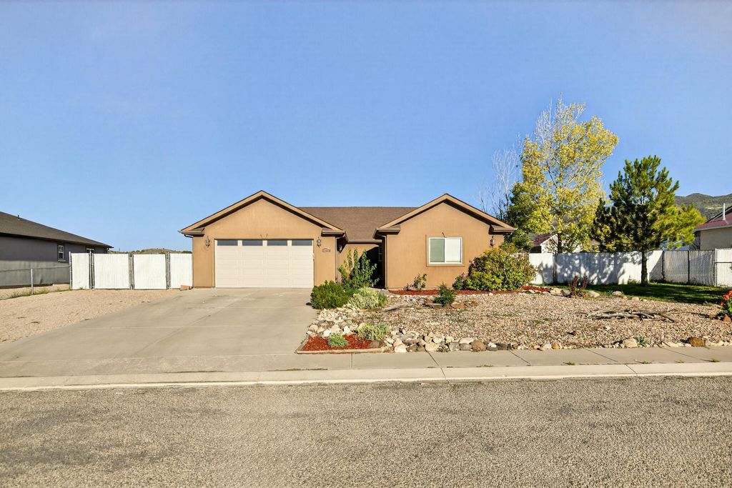 Photo of 5202 N Tomahawk DR N, Enoch, UT 84721 (MLS # 113195)