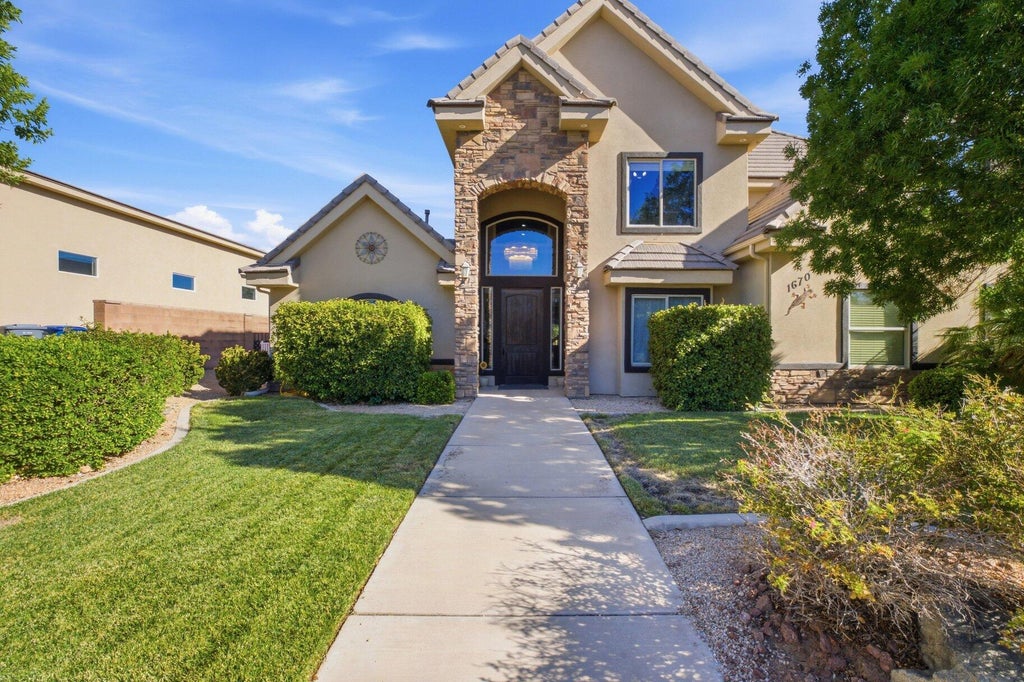 Photo of 1670 W 3530 S, Saint George, UT 84790 (MLS # 117988)