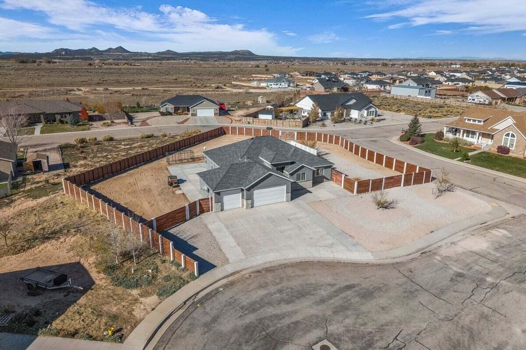 Photo of 4273 N 2425 W W, Cedar City, UT 84721 (MLS # 113797)
