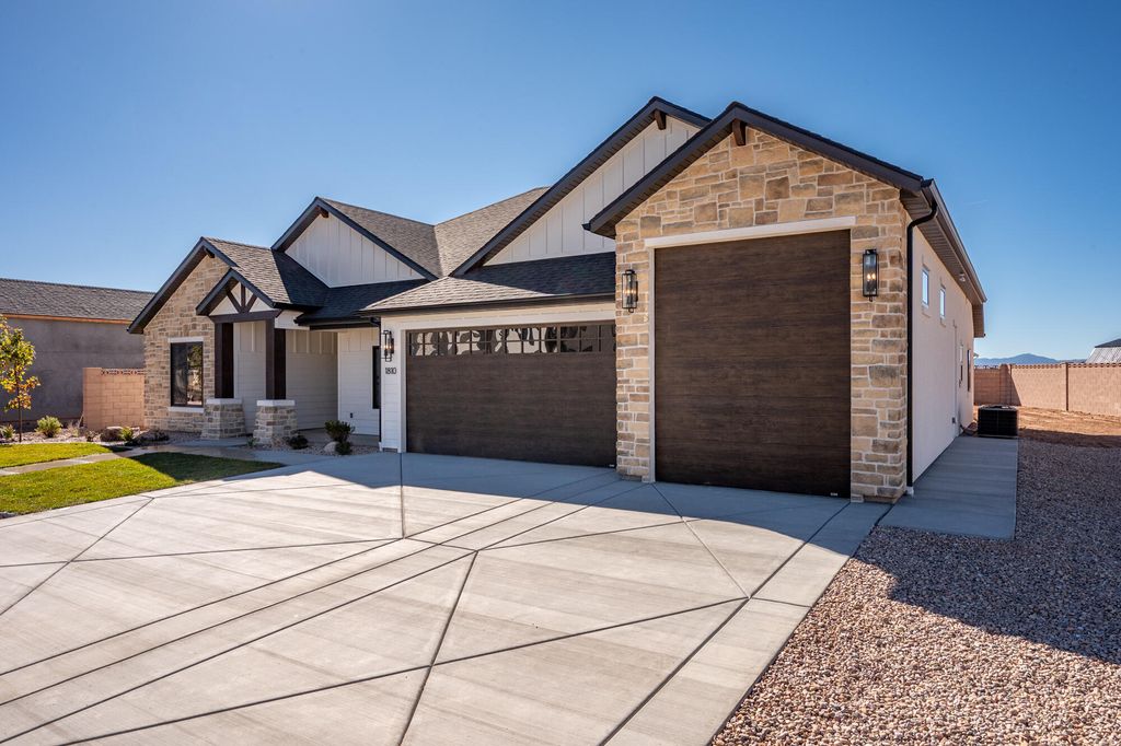 Photo of 1810 S Hidden Canyon RD, Cedar City, UT 84720 (MLS # 113600)