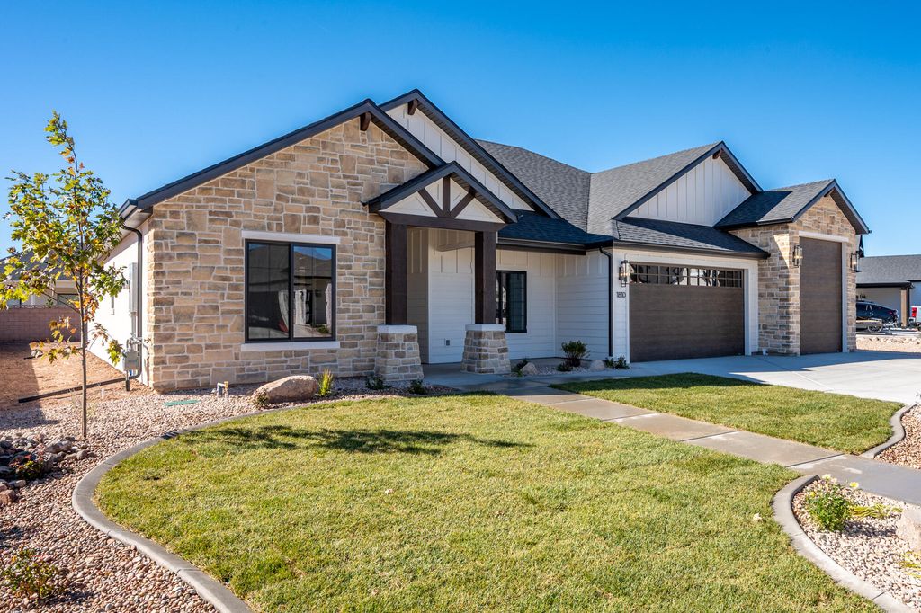 Photo of 1810 S Hidden Canyon RD, Cedar City, UT 84720 (MLS # 113600)