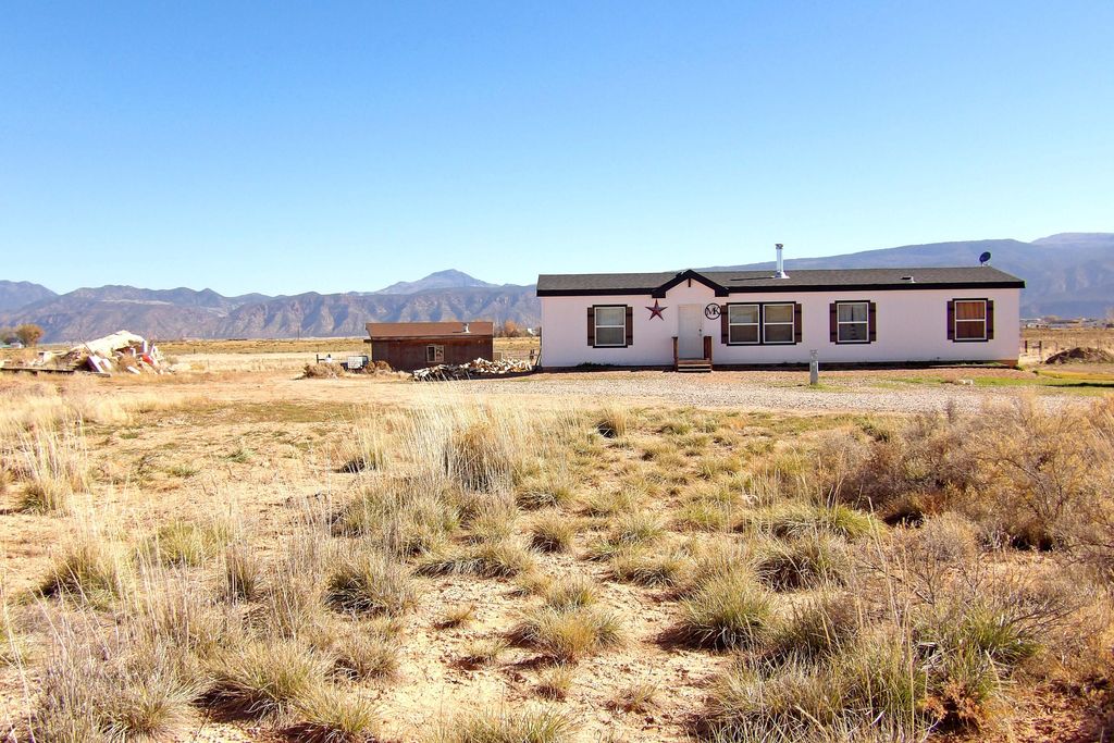 Photo of 2660 N 2400 W, Parowan, UT 84761 (MLS # 113061)
