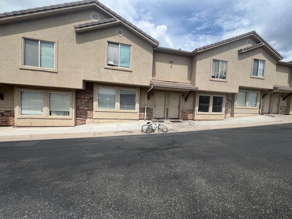 Photo of 920 S 25 E #7c, Cedar City, UT 84720 (MLS # 112775)