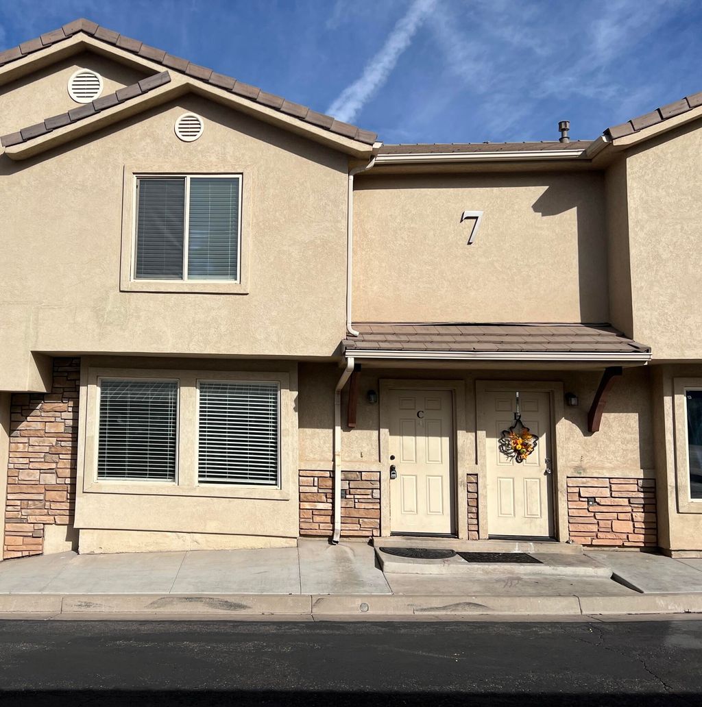 Photo of 920 S 25 E #7c, Cedar City, UT 84720 (MLS # 112775)