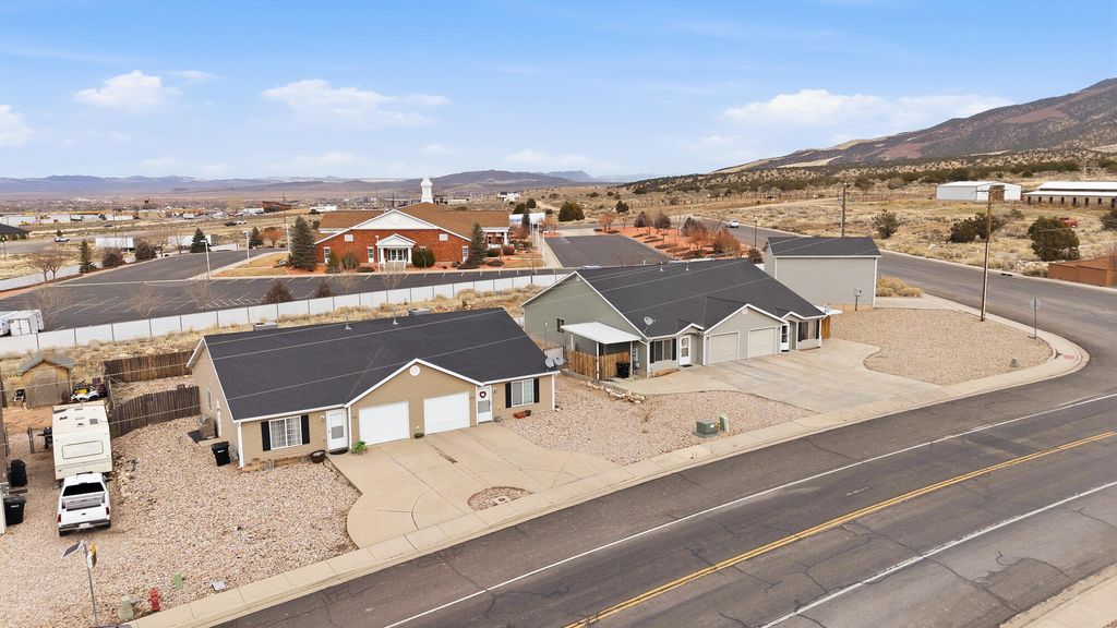 Photo of 577593 E Nichols Canyon Rd Rd #577-579 &amp; 591-593 +, Cedar City, UT 84721 (MLS # 114528)