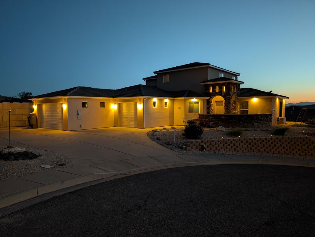 Photo of 160 E 130 N, La Verkin, UT 84745 (MLS # 116861)