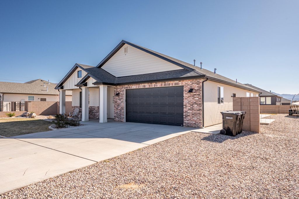 Photo of 4345 W 250 N CIR, Cedar City, UT 84720 (MLS # 114642)